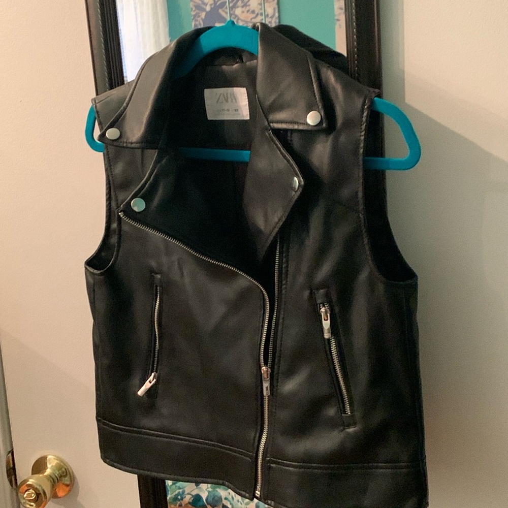 Girls Zara vegan leather vest. Like new condition. Size 11-12.